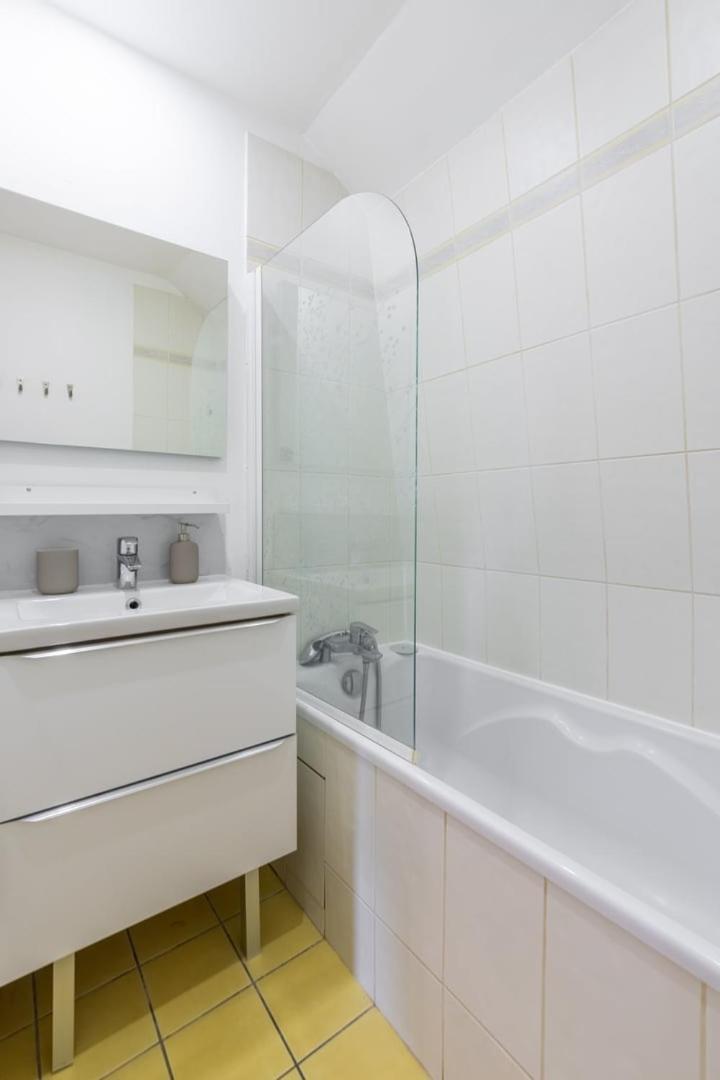 Charming 2-Bedroom Apartment At Croise Laroche Marcq-en-Baroeul Exteriör bild